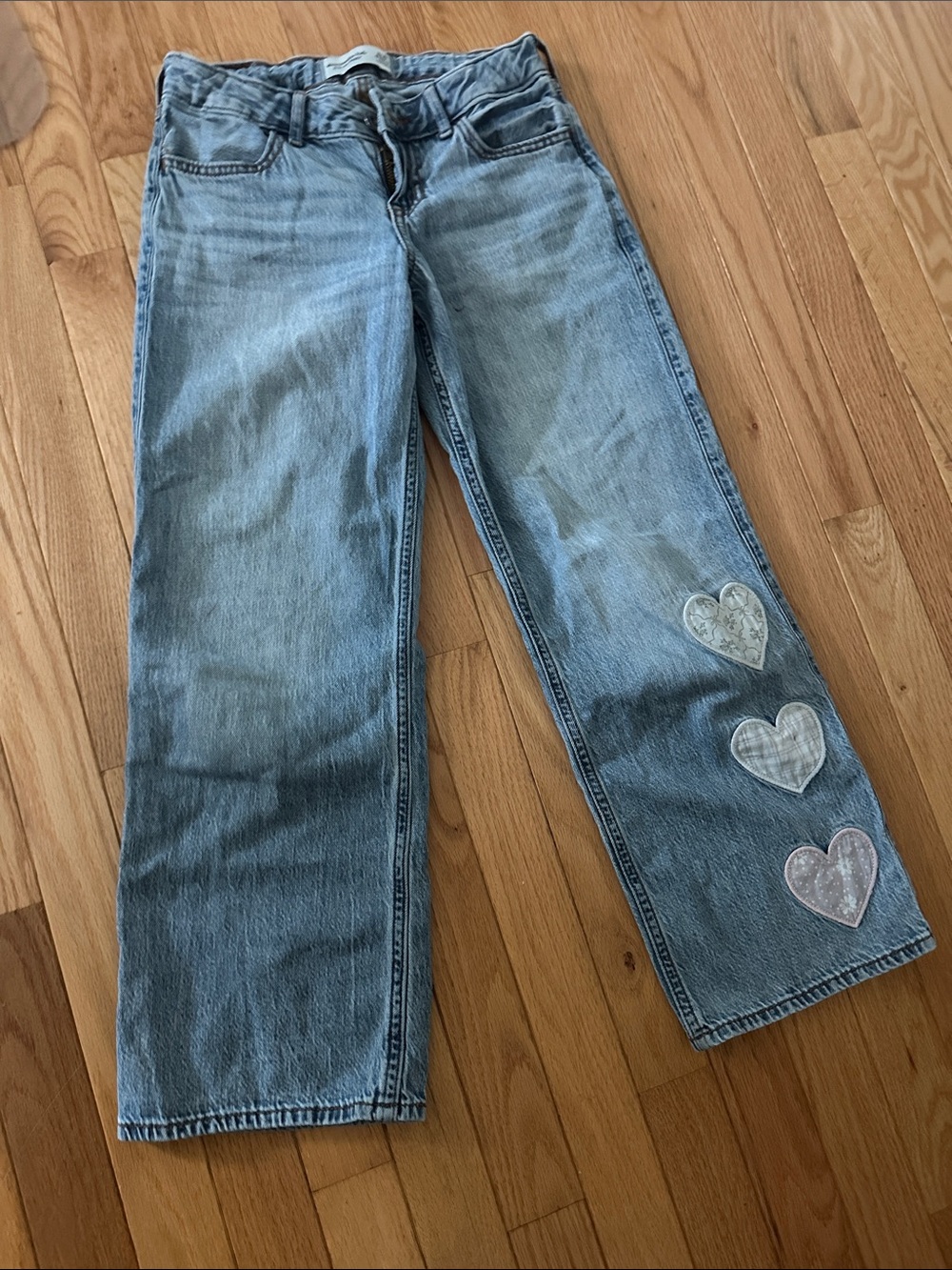 abercrombie kids light blue denim wide-leg jeans with heart patches
